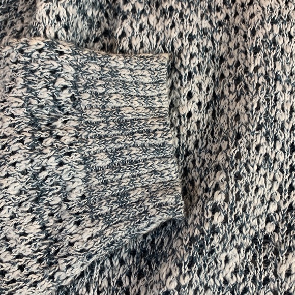 Indigenous eyelet sweater - Picture 3 of 5